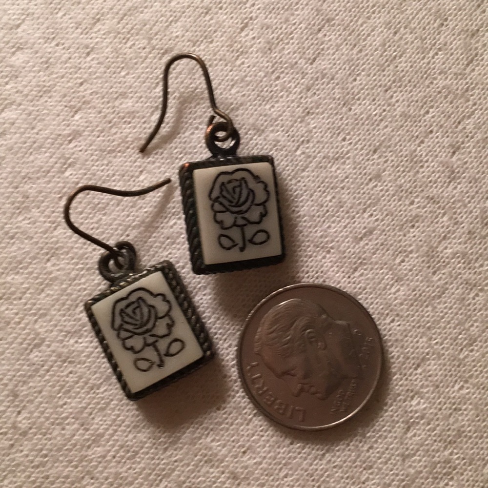 Vintage rose etched earring